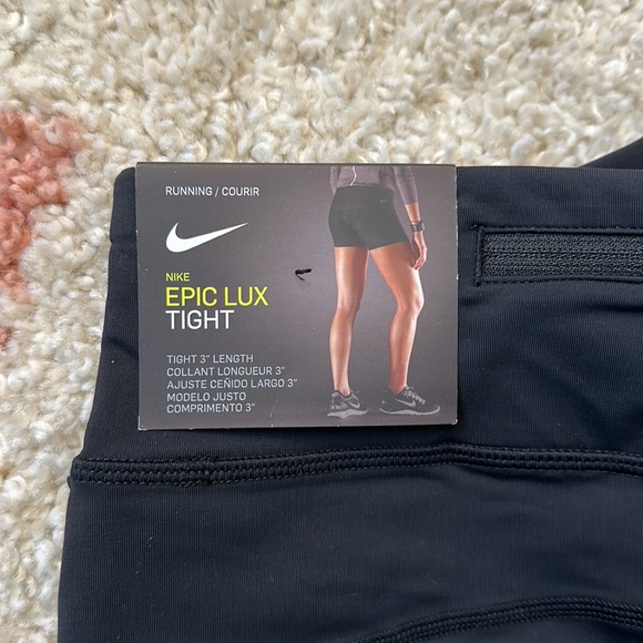 NWT Nike Epic Lux 3” Running Shorts. Size Small. - Picture 4 of 5
